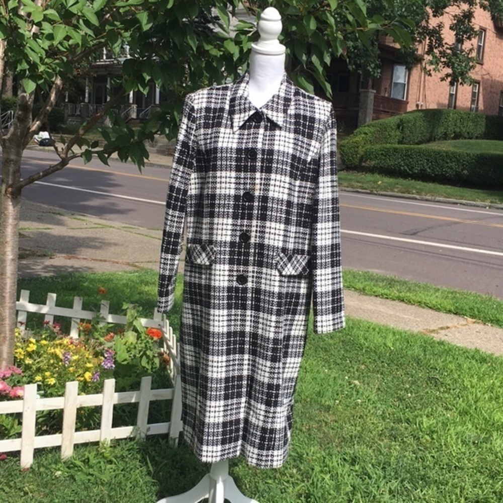 Jessica Howard midi black and white coat